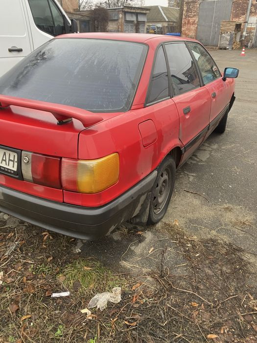 Audi 80 1,8 механика ( торг)