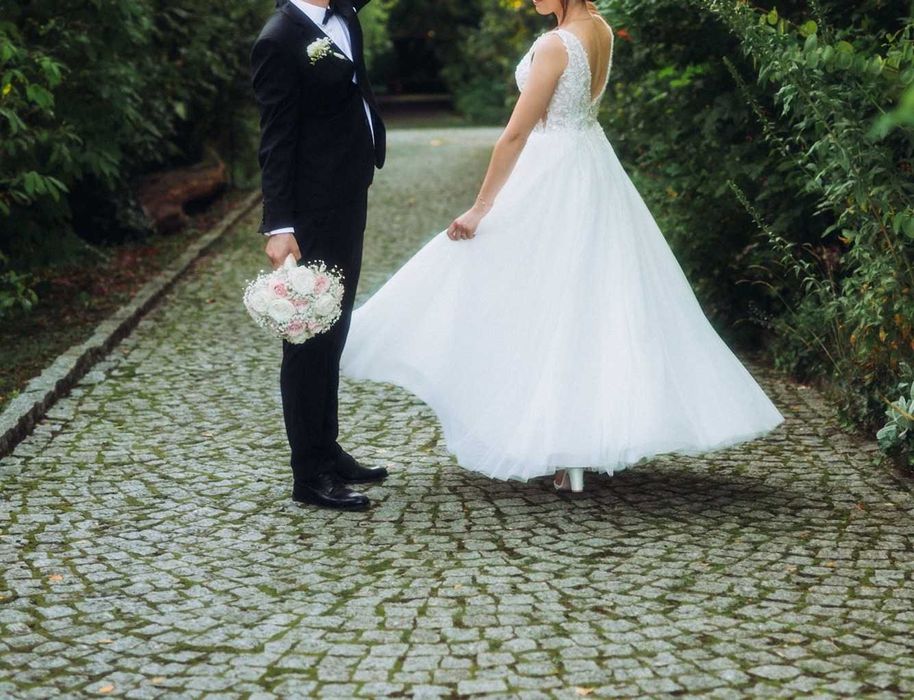 Romantyczna i lekka suknia ślubna r.38