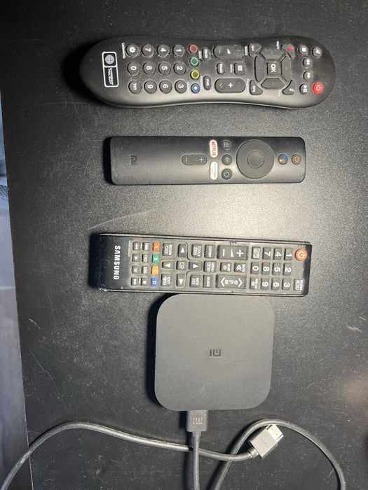 Telewizor Samsung 32" Full HD + Smart TV Xiaomi Mi Box + Uchwyt ścienny ZESTAW