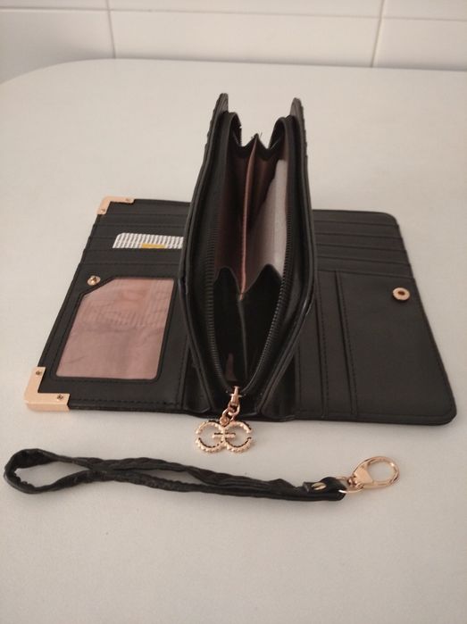 Carteira nova de cor preta