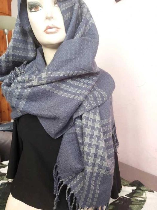 Piękny, elegancki, ciepły grafitowy szalik XL