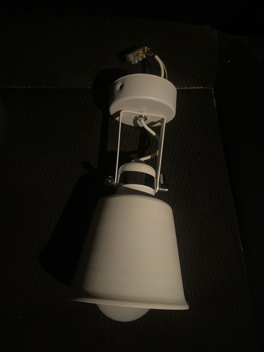 Biala lampka kiniket