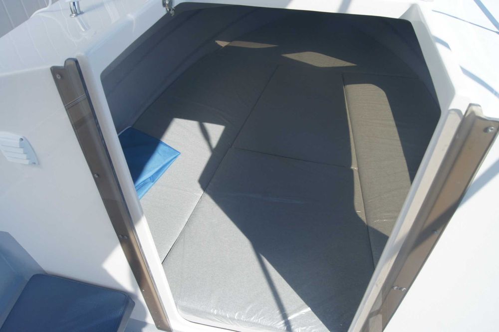 Łódź kabinowa wedkarska roman 425  Iława okazja