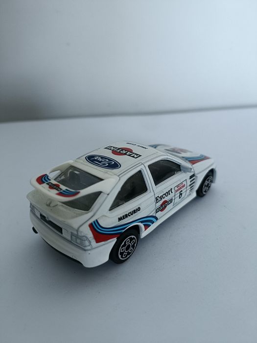 Resorak Bburago Ford Escort