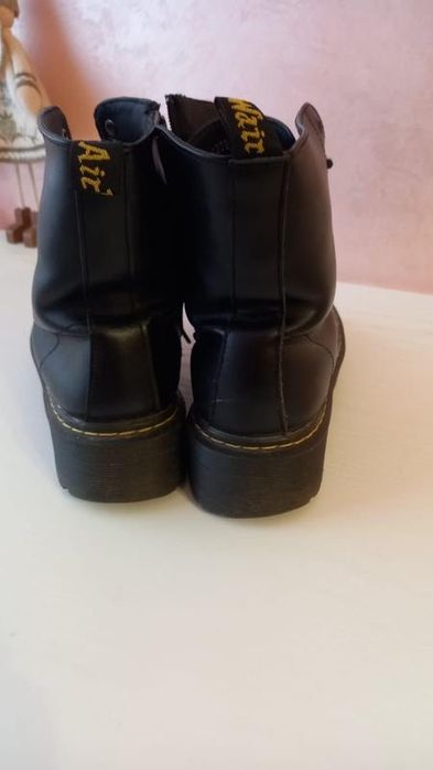 Ботинки натуральная кожа и мех 39 размер dr.Martins