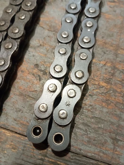 Цепь для мопеда.  .