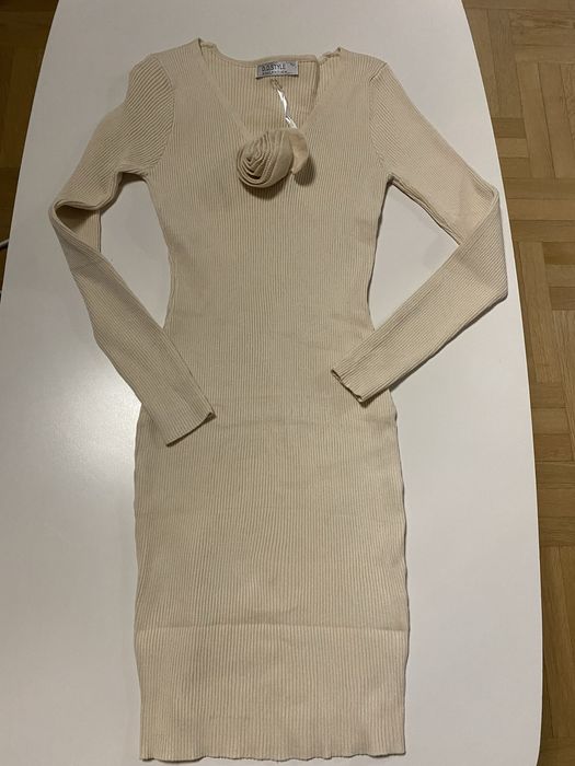 Sukienka beżowa z róża S/M/L