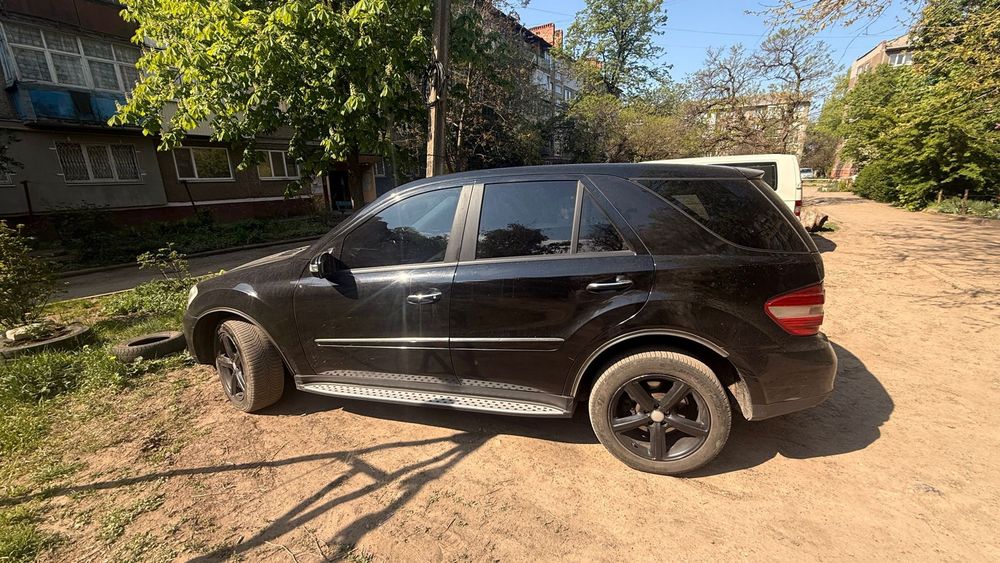 Мерседес Бенс ML 320 W164