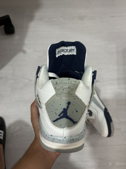 Jordan 4.