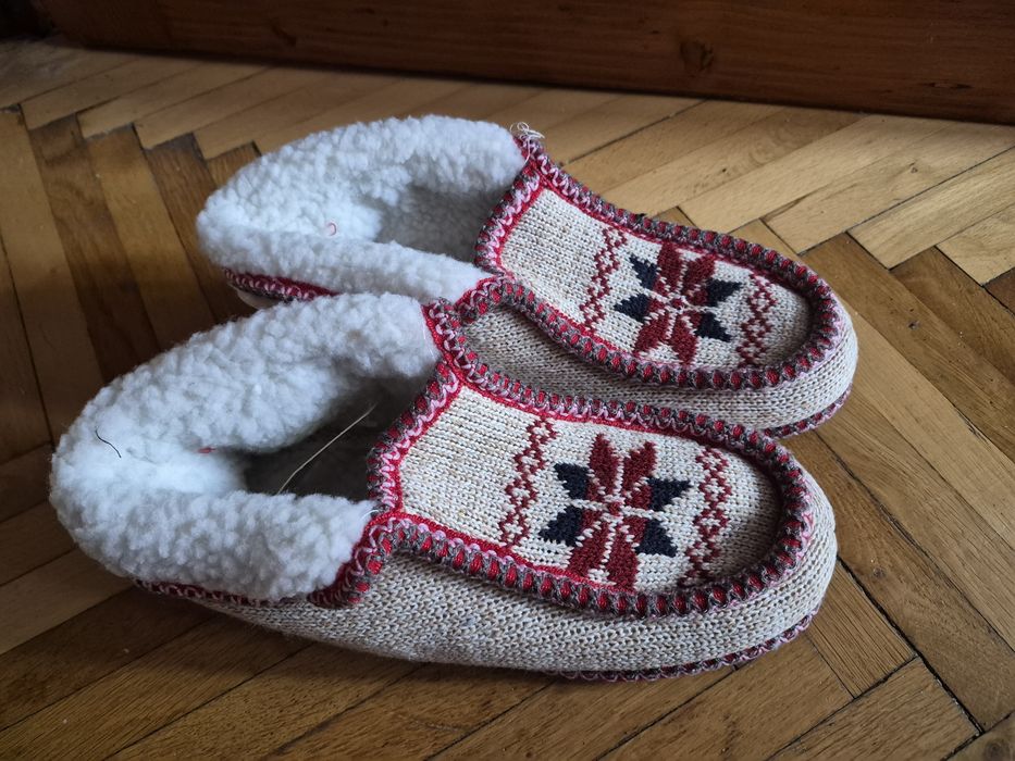 Хутряні тапочки, капці, чуні