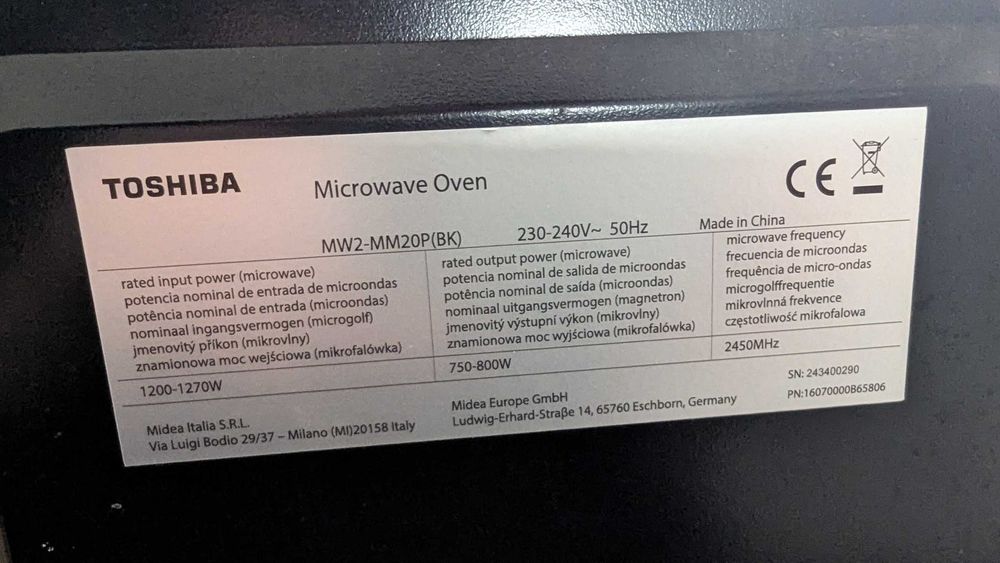 Micro-ondas Toshiba 20L 800W em excelente estado