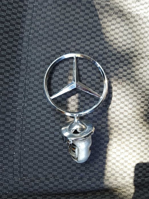 Знак Mercedes оригінал
