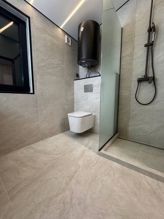 Чан з Джакузі! Оренда Будинку Подобово! Новий, сучасний