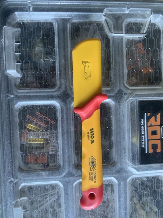 Ніж для зняття ізоляції діелектричний YATO YT-21211