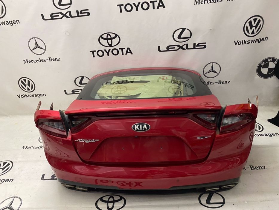 Kia Stinger GT 3.3 бампер кришка багажника стопи підсилювач бампера