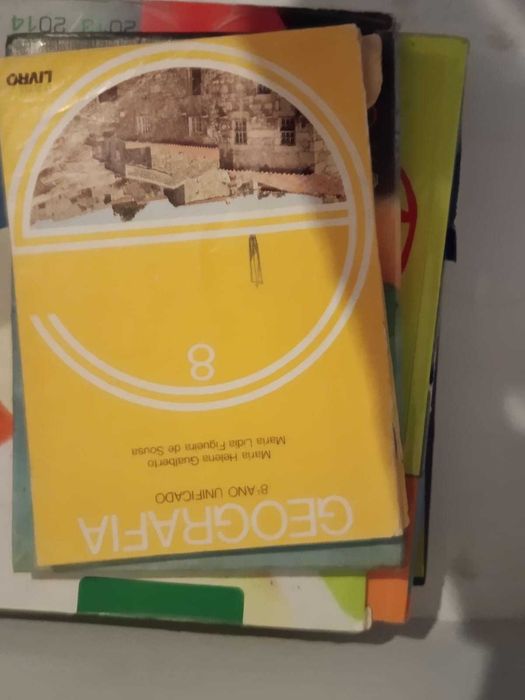 DOU estes manuais escolares (2014-2018)
