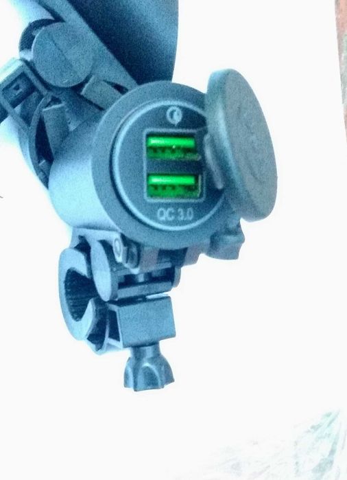 Вело мото зарядка USB розетка 12V QC3.0 з кнопкою та тримачем