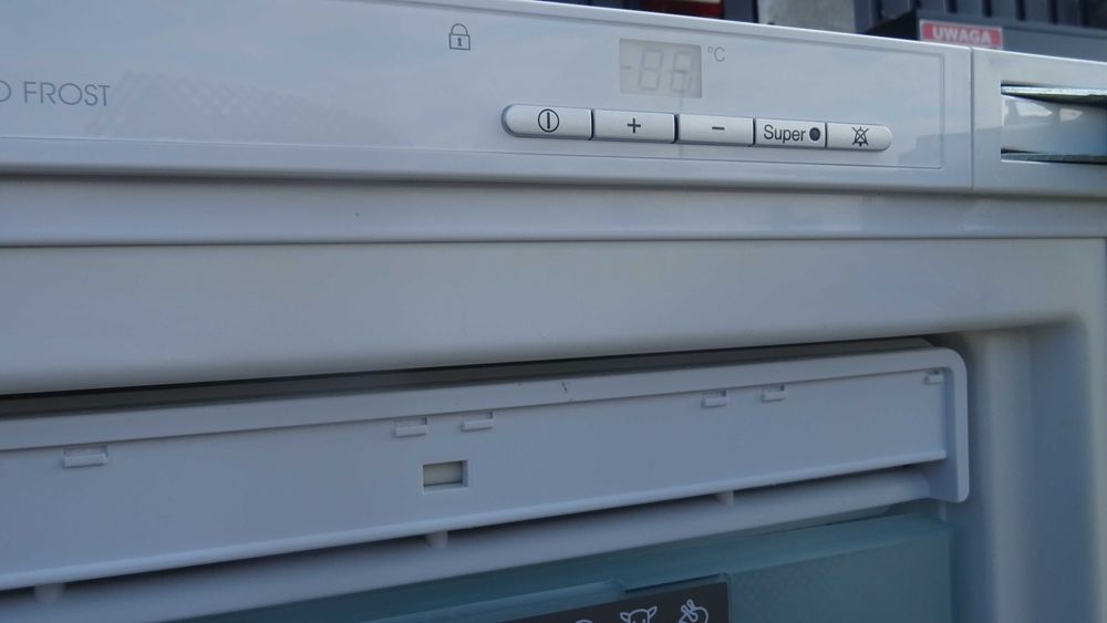 Zamrażarka szufladowa do zabudowy  Miele FN 9752 i,  NoFrost, 248L.