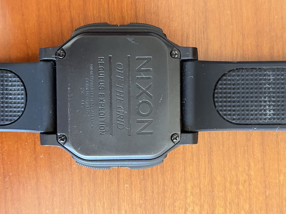 Relógio Nixon “OFF THE GRID”