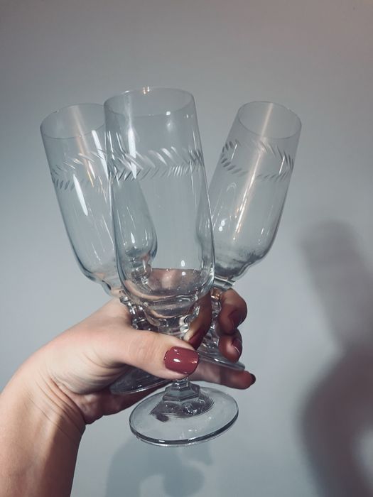 Zestaw szklanych pieknych kieliszkow prl retro