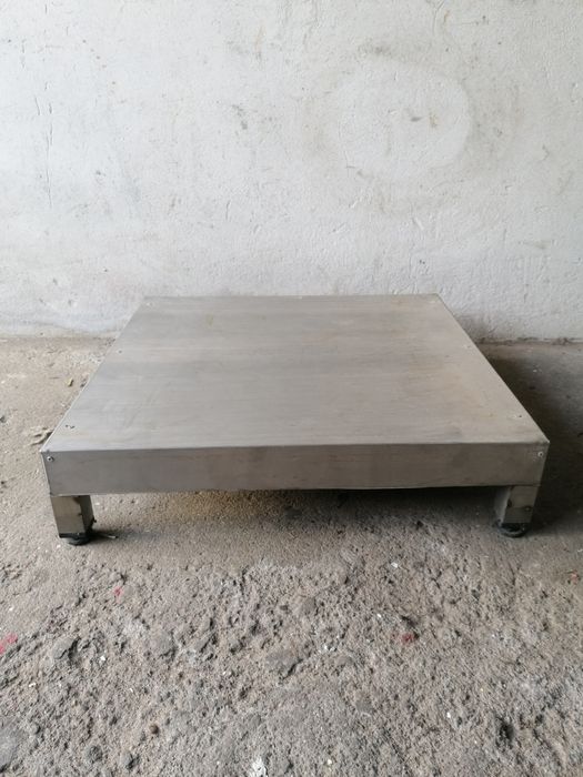 Base em inox em bom estado