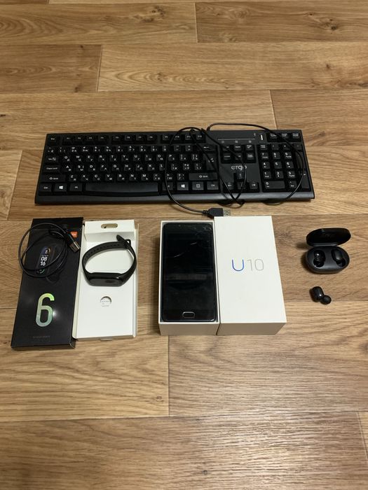 Продам лот на запчастини телефон, браслет, клавіатура, навушники