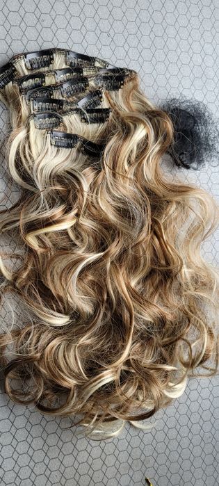 Włosy na spinkach pasemka odcienie blondu 55 cm