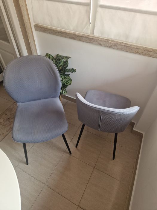 Cadeiras em tecido azul (lavavel)