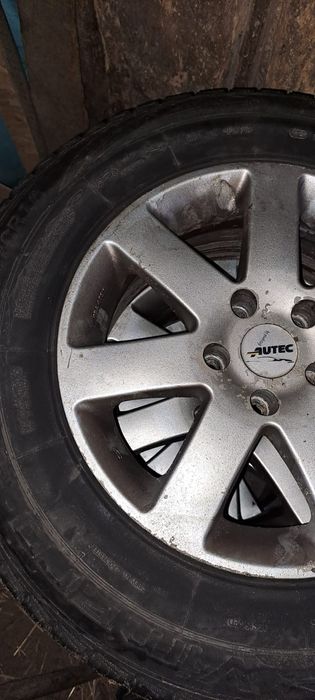 Диски R16 з резиною на Nissan x-trail