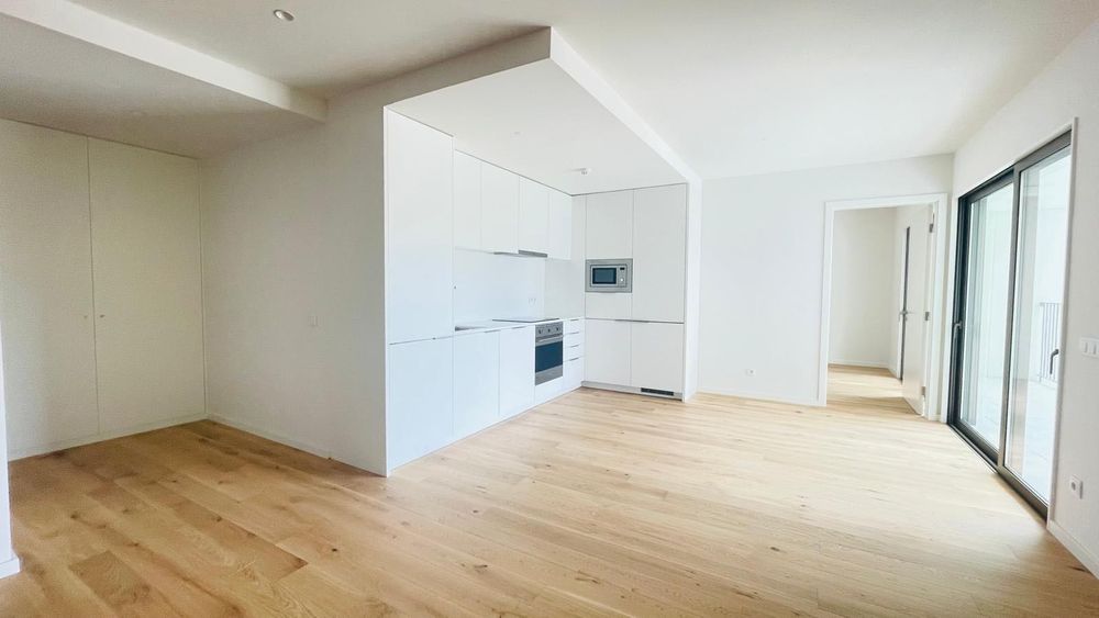 T1 + 1 em empreendimento de luxo com piscina interior e ginásio