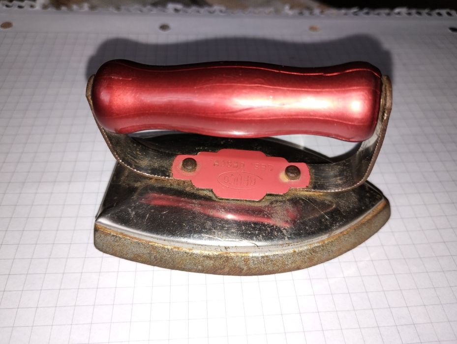 Zabytkowe mini żelazko Rauco Made in Germany