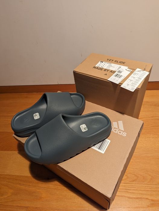 Adidas Yeezy Slide Novo