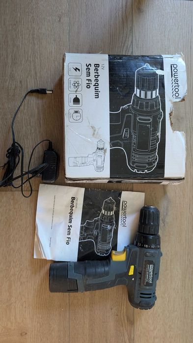 Aparafusadora/Berbequim Powertool 12V com carregador