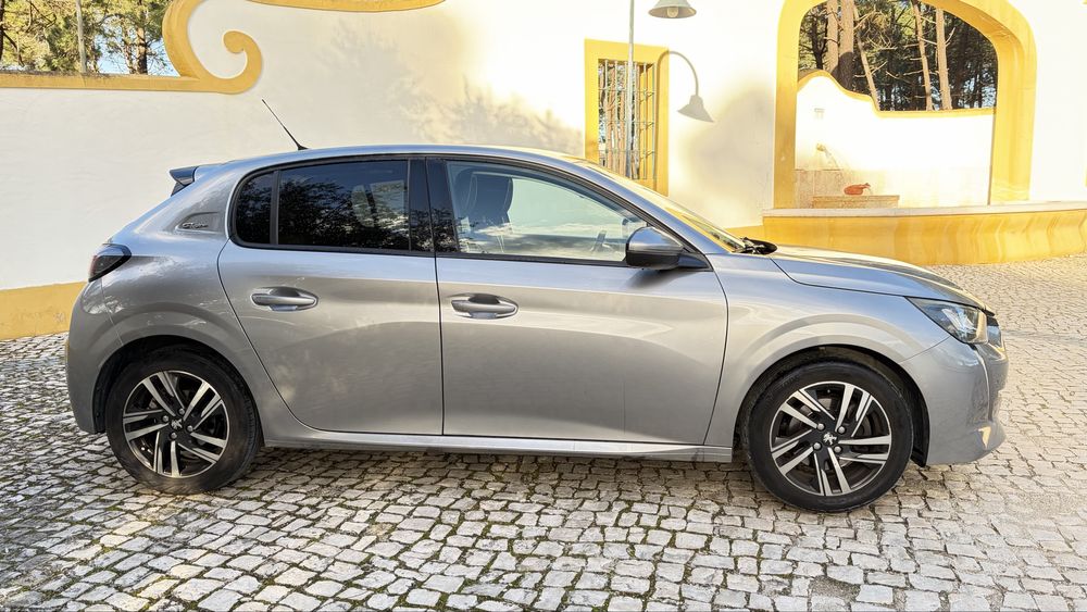 Peugeot 208  Full Extras