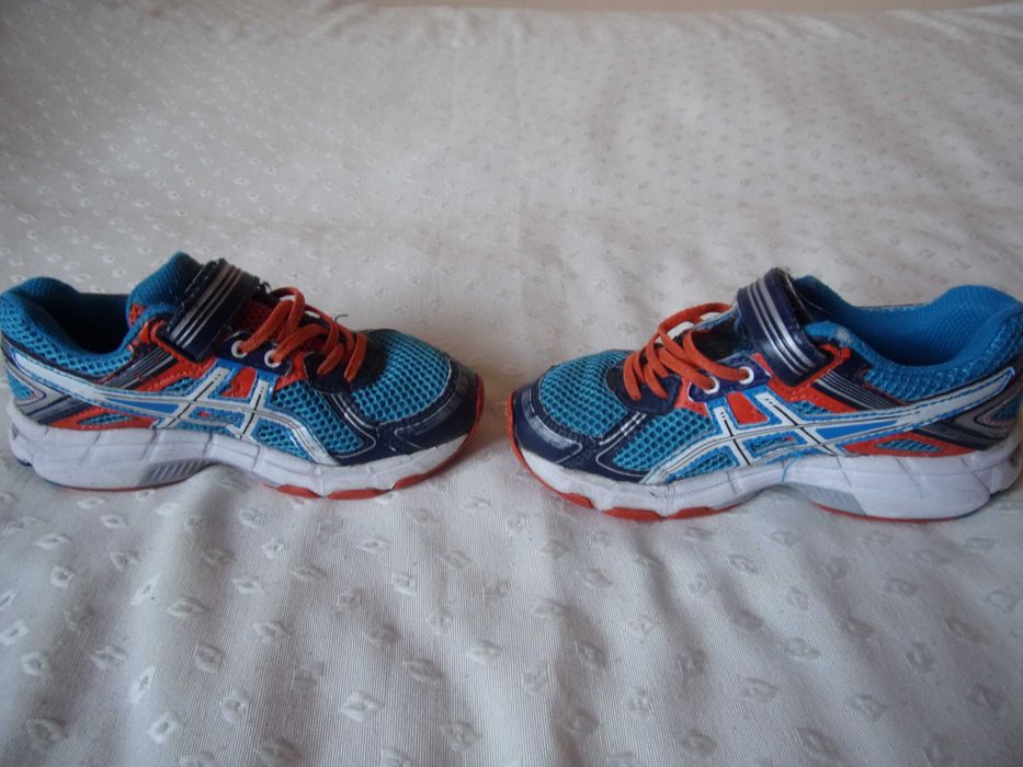 Przewiewne buty sportowe chłopiec 33