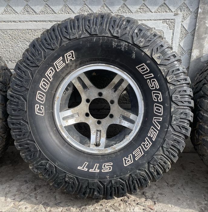 Колеса,диски 15 6/139,7 ЕТ-0,шини MT 35/12,5/15 Cooper Discoverer STT