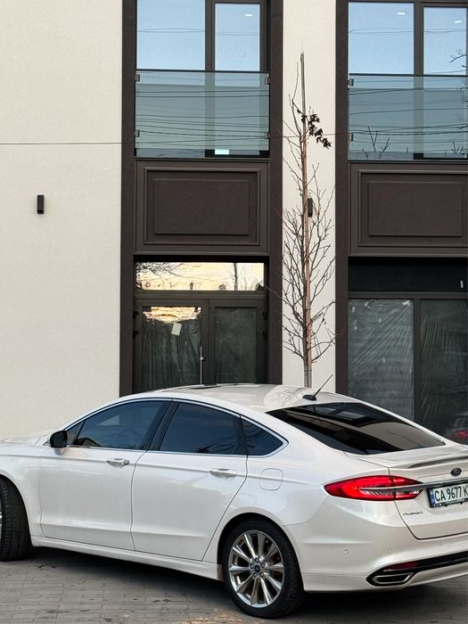 Продаж Ford Fusion 2.0 2017 AWD Platinum