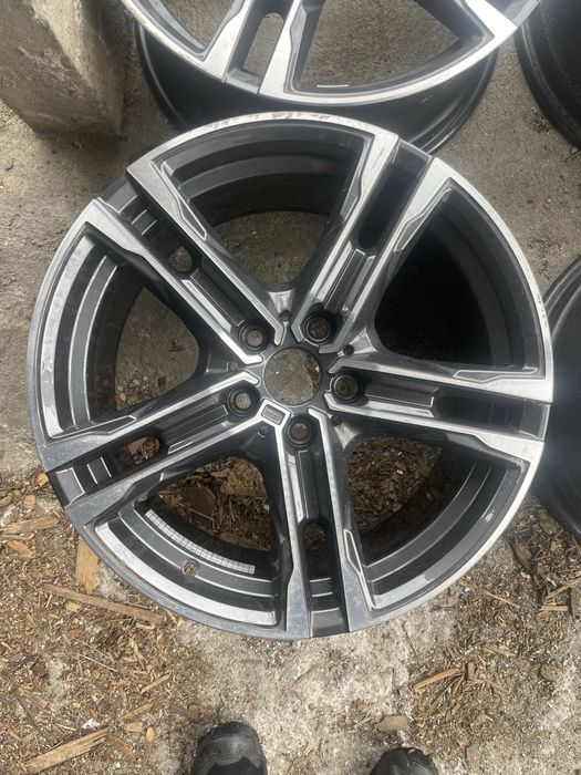 4x felgi Bmw 1 F40 18cali
