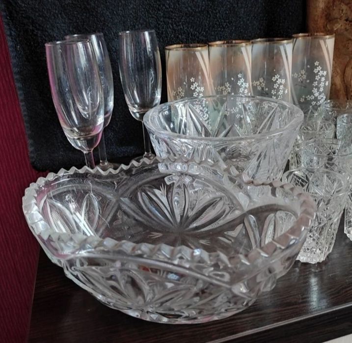 Вазы хрусталь ладья бочонки стаканы салатники