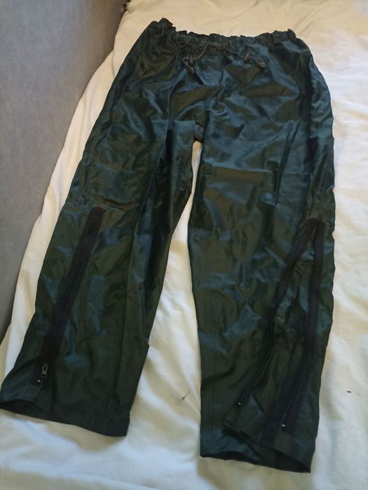Продам дождевик куртка , штаны