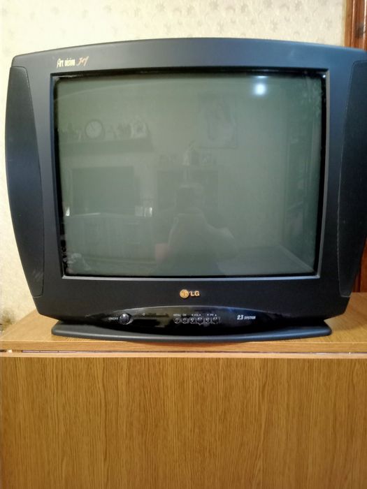 Телевізор LG -CF-21d70k