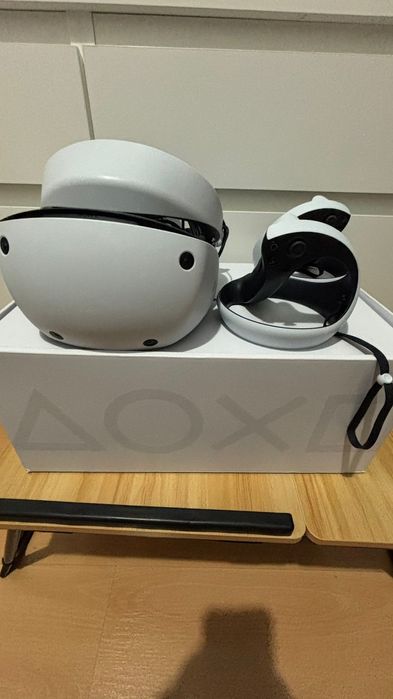 Vendo óculos vr2 da Ps5 com dois comandos originais com menos de 8 meses de uso