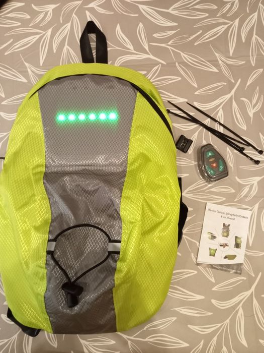 Plecak rowerowy z kierunkowskazami