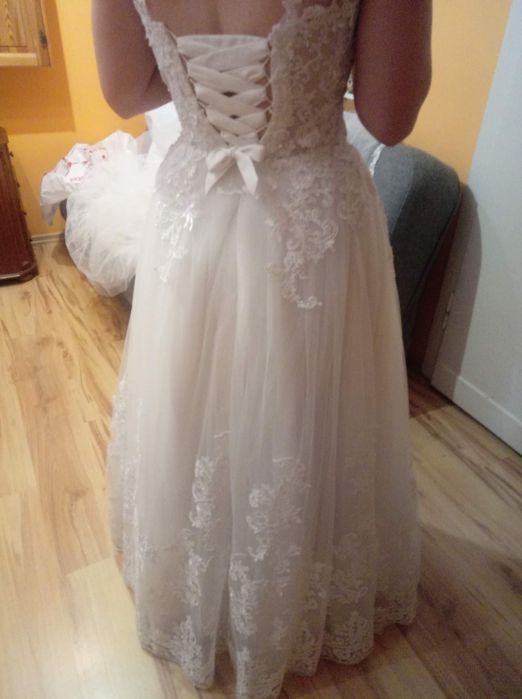 Suknia ślubna księżniczka z koronką klasyczna 38/40