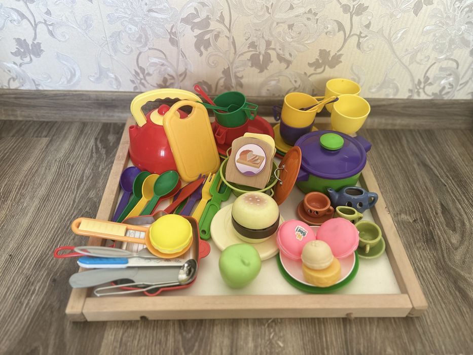 Іграшковий посуд, кухонне приладдя дитяче