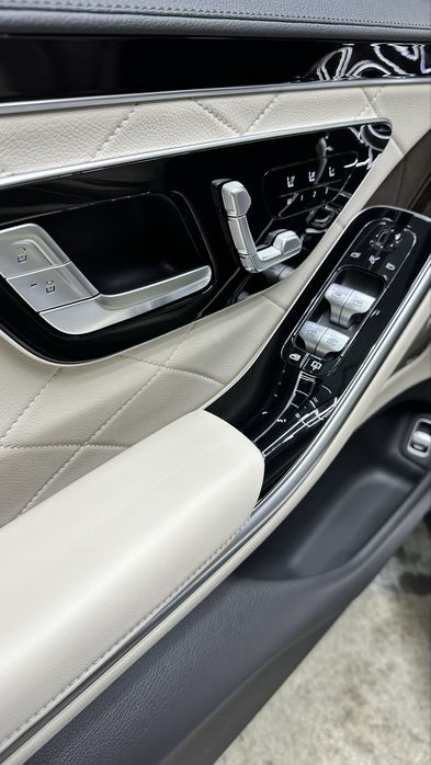 Мийка двигуна, полірування фар, хімчистка