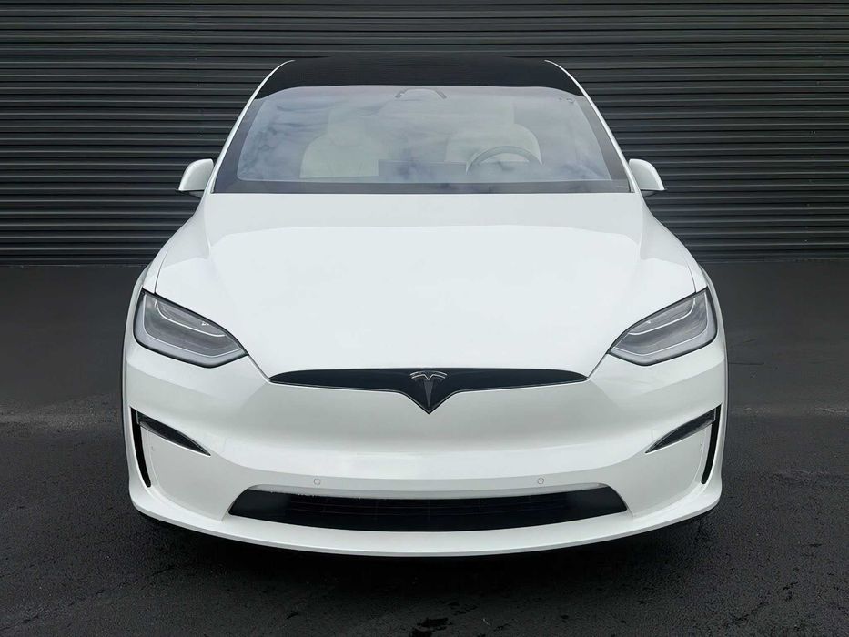 Tesla Model X      2022