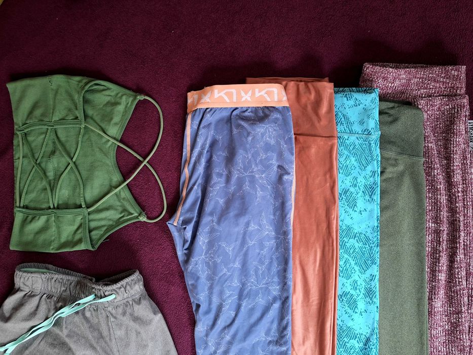 Sportowa paka rozmiar S-M stan BDB