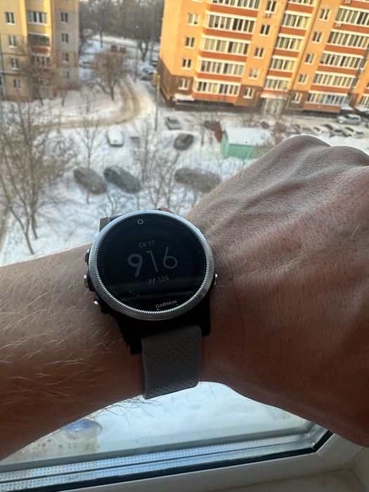 Годинник Garmin Fenix 5s