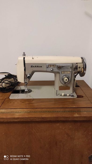 швейна машинка разм з тумбою